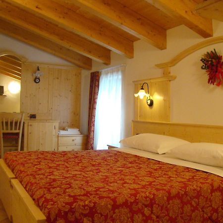 Hotel Pizzo Degli Uccelli Castello Tesino Exterior photo